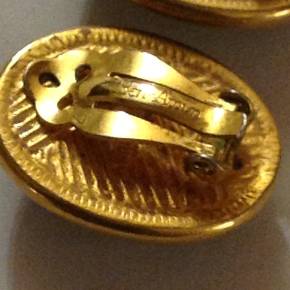 Ben Amun VTG Designer Scarab Clip Earrings - Picture 4 of 8